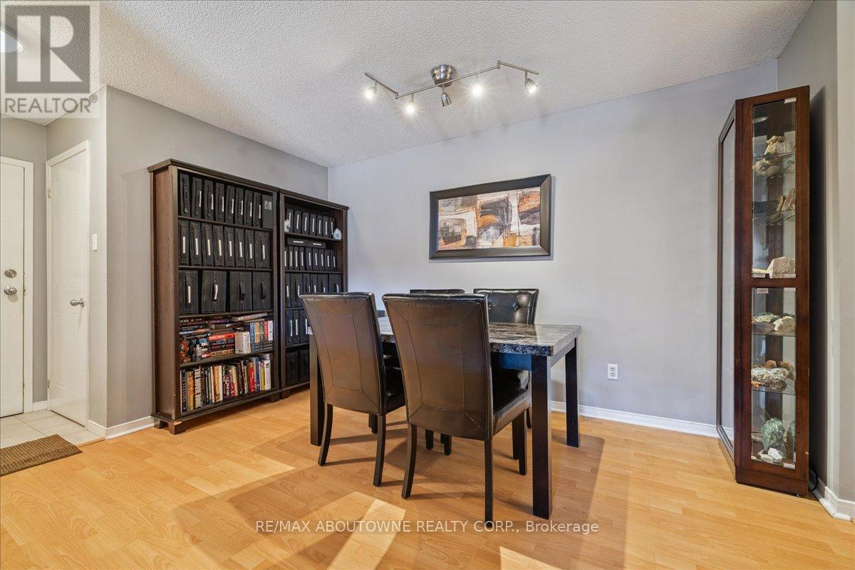 1622 - 1480 Pilgrims Way, Oakville, Ontario  L6M 3G7 - Photo 7 - W12874414