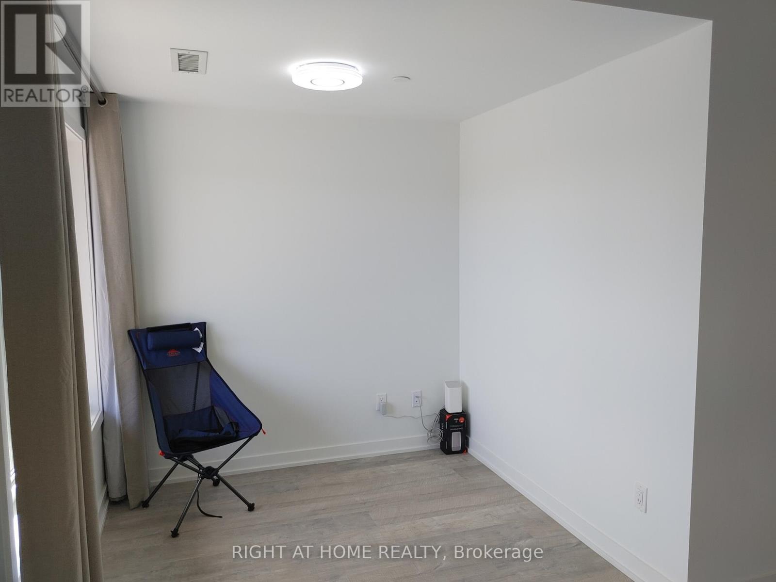 113 - 155 Downsview Park Boulevard, Toronto, Ontario  M3K 0E3 - Photo 10 - W12874424