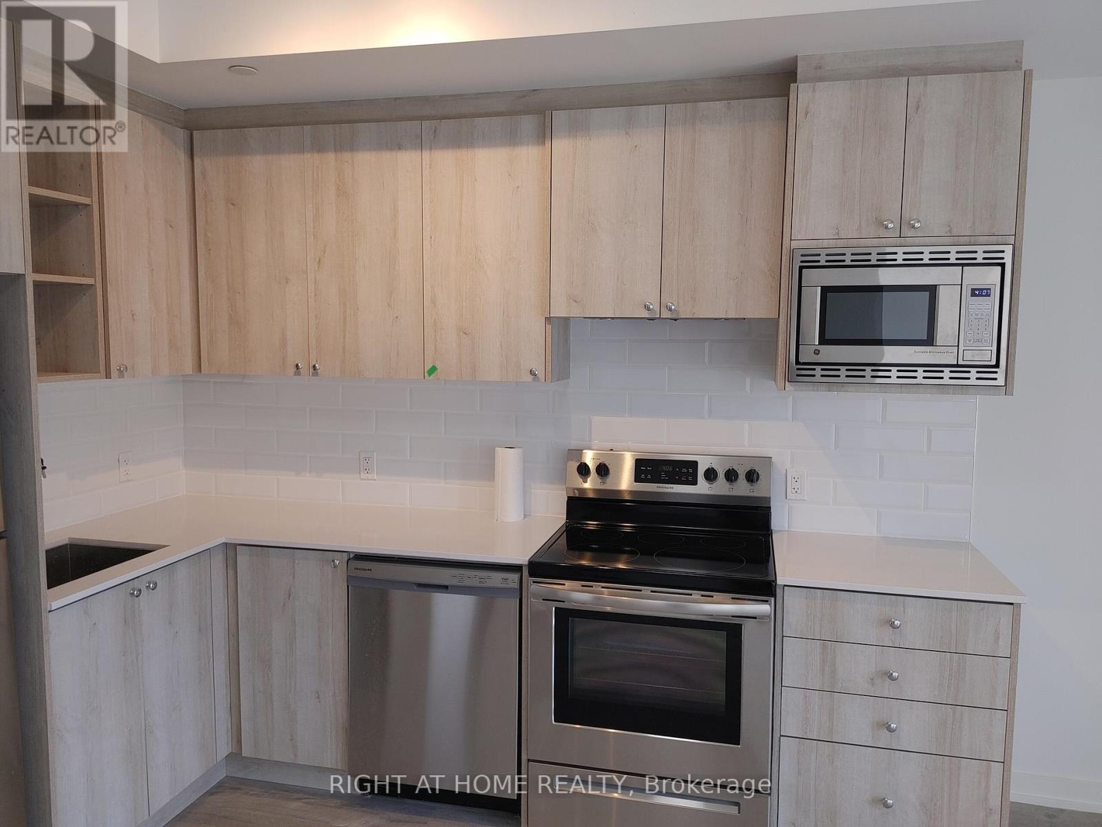 113 - 155 Downsview Park Boulevard, Toronto, Ontario  M3K 0E3 - Photo 14 - W12874424