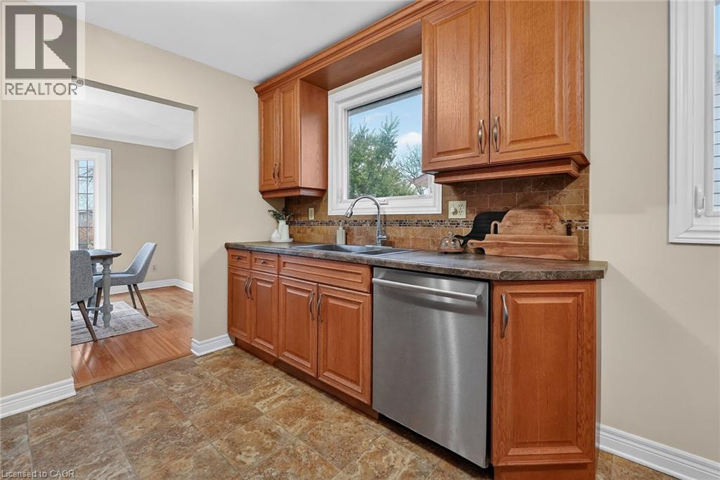 9 Sidare Court, Grimsby, Ontario  L3M 4E8 - Photo 13 - 40811570