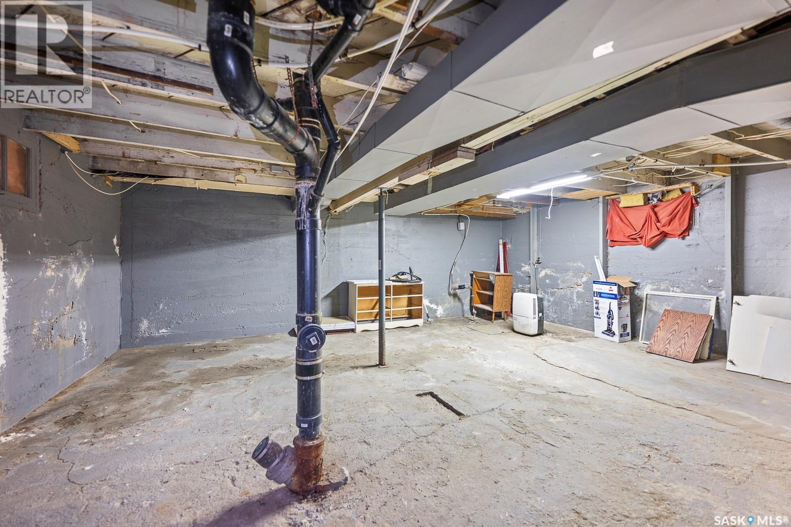 1266 Robinson Street, Regina, Saskatchewan  S4T 2N2 - Photo 10 - SK030087