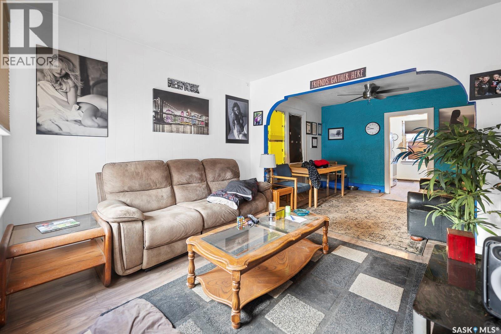 1266 Robinson Street, Regina, Saskatchewan  S4T 2N2 - Photo 2 - SK030087