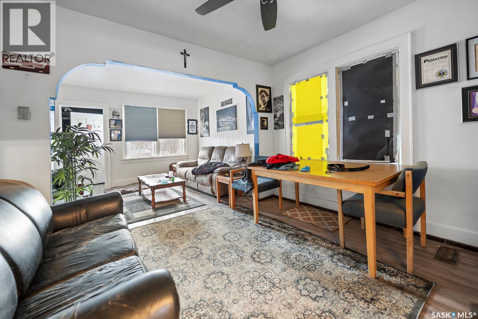 1266 Robinson Street, Regina, Saskatchewan  S4T 2N2 - Photo 3 - SK030087