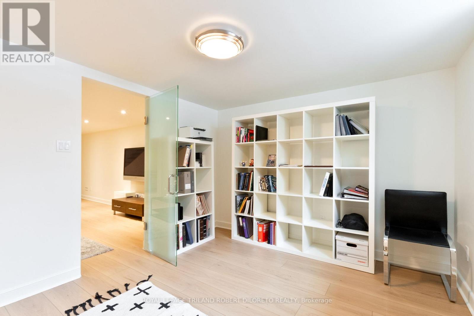 Photo 33 of 48 for 20 Cherokee Road