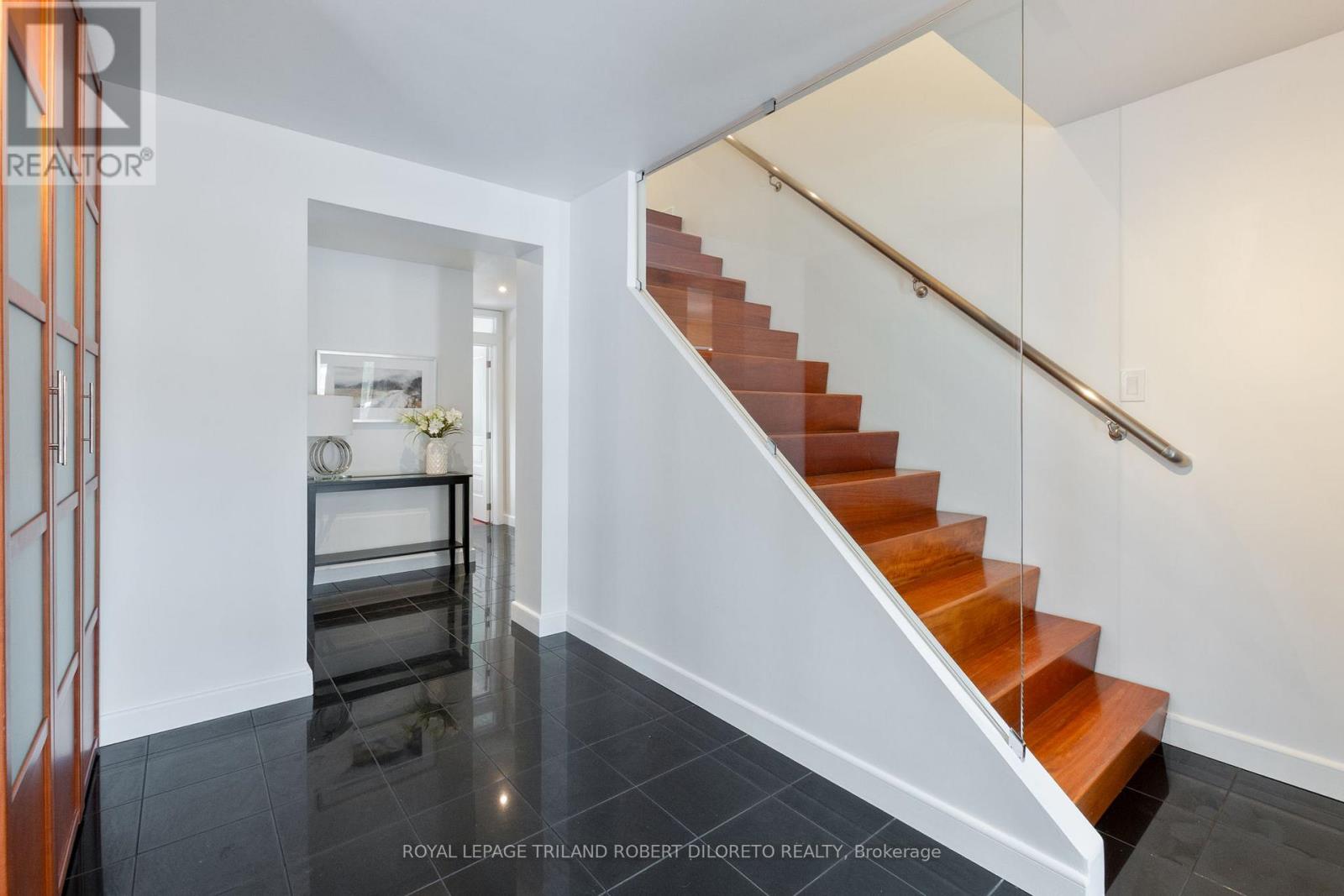 Photo 8 of 48 for 20 Cherokee Road