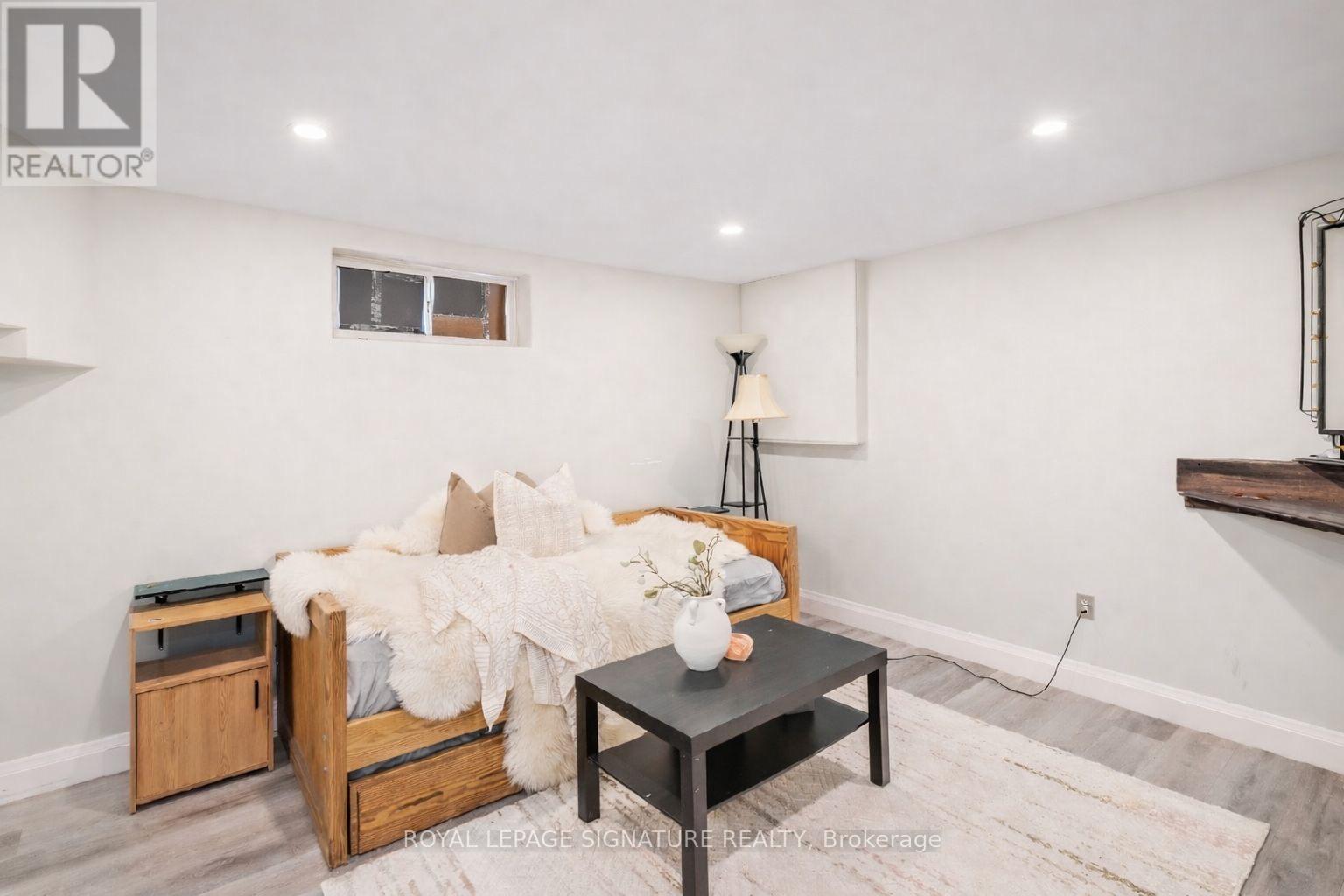 216 Folkstone Crescent, Brampton, Ontario  L6T 3N6 - Photo 24 - W12872980