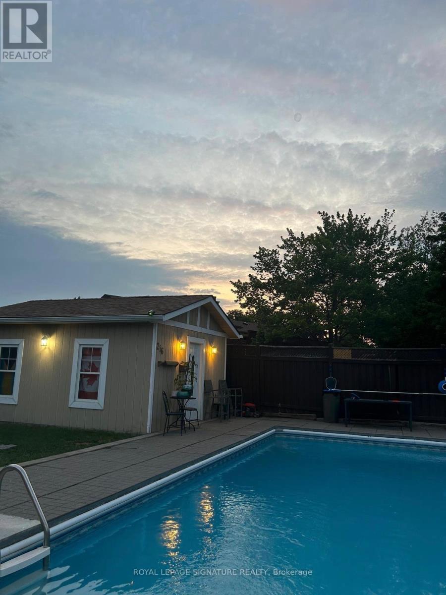 216 Folkstone Crescent, Brampton, Ontario  L6T 3N6 - Photo 35 - W12872980