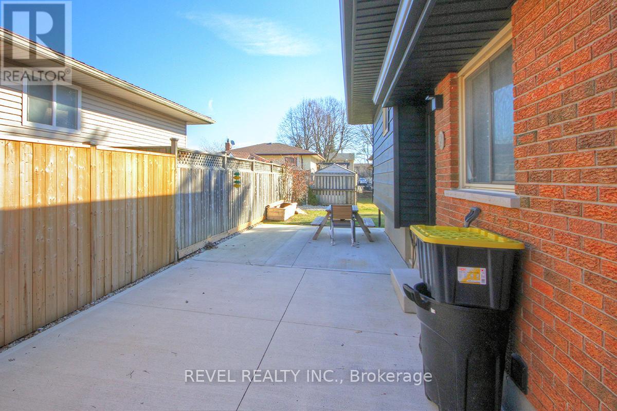 40 Kintail Crescent, London South, Ontario  N6E 1J5 - Photo 30 - X12874440