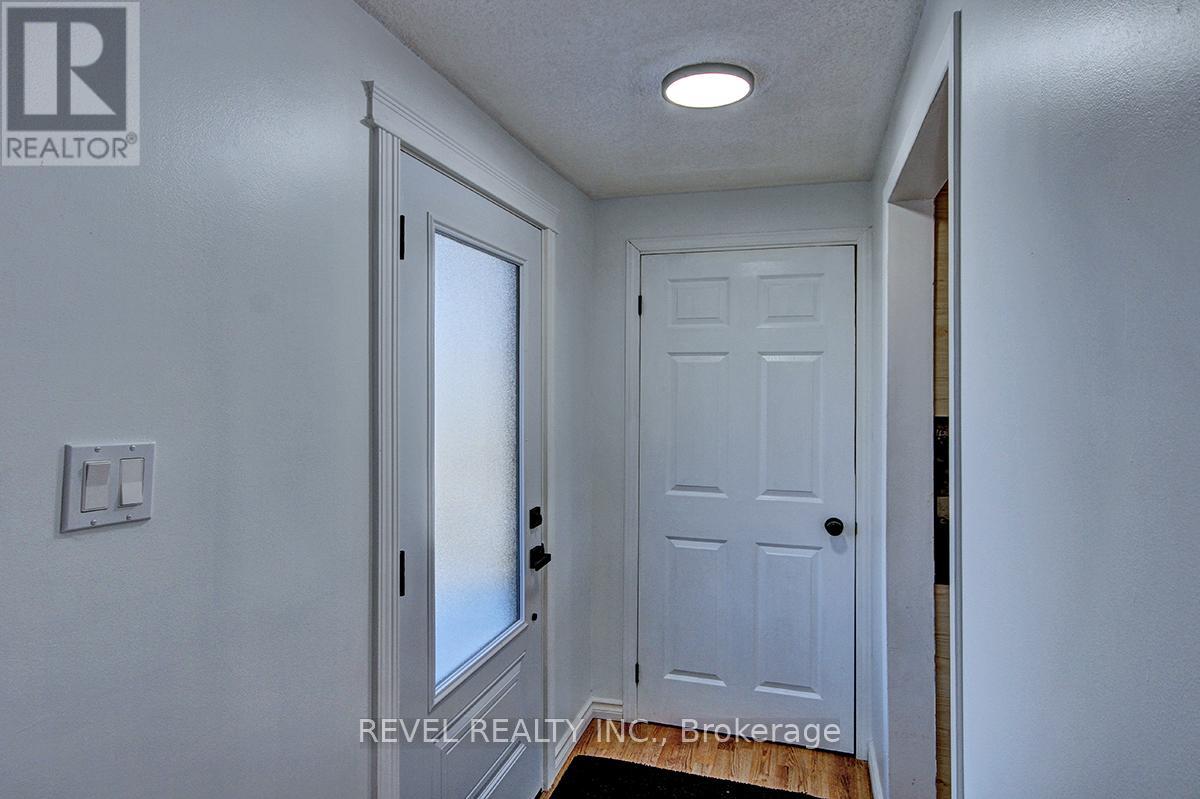 40 Kintail Crescent, London South, Ontario  N6E 1J5 - Photo 4 - X12874440