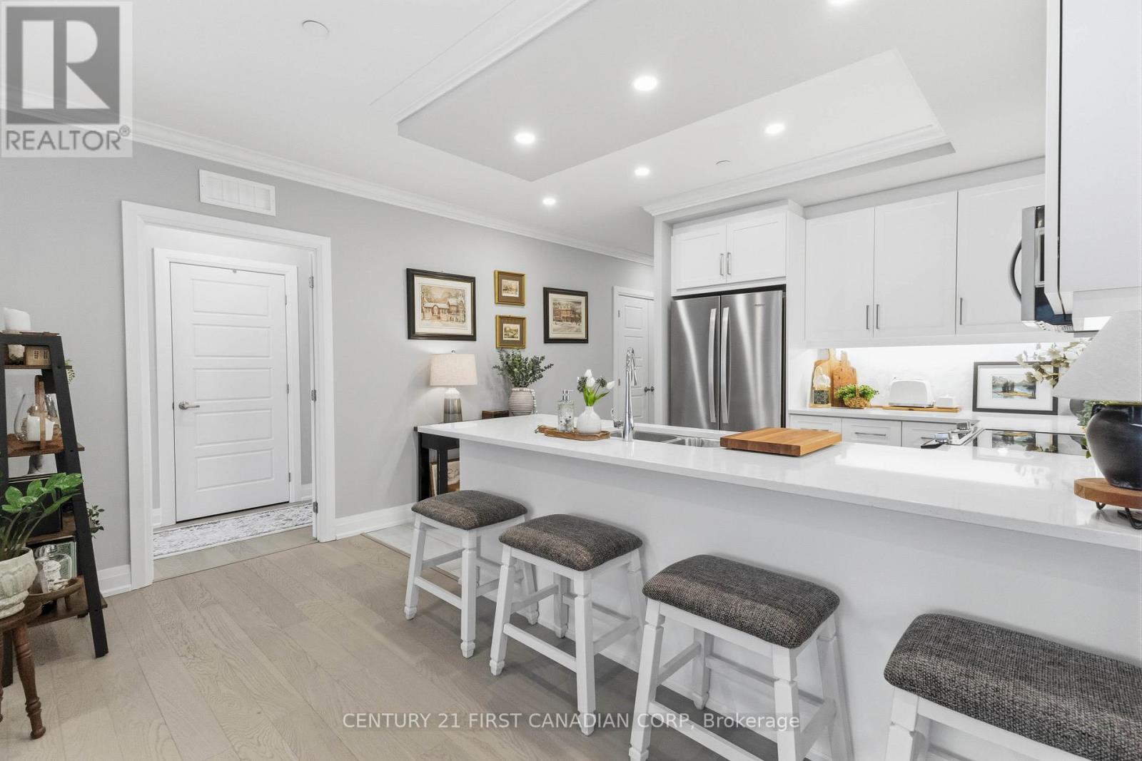 Photo 19 of 50 for 105 - 1975 Fountain Grass Drive