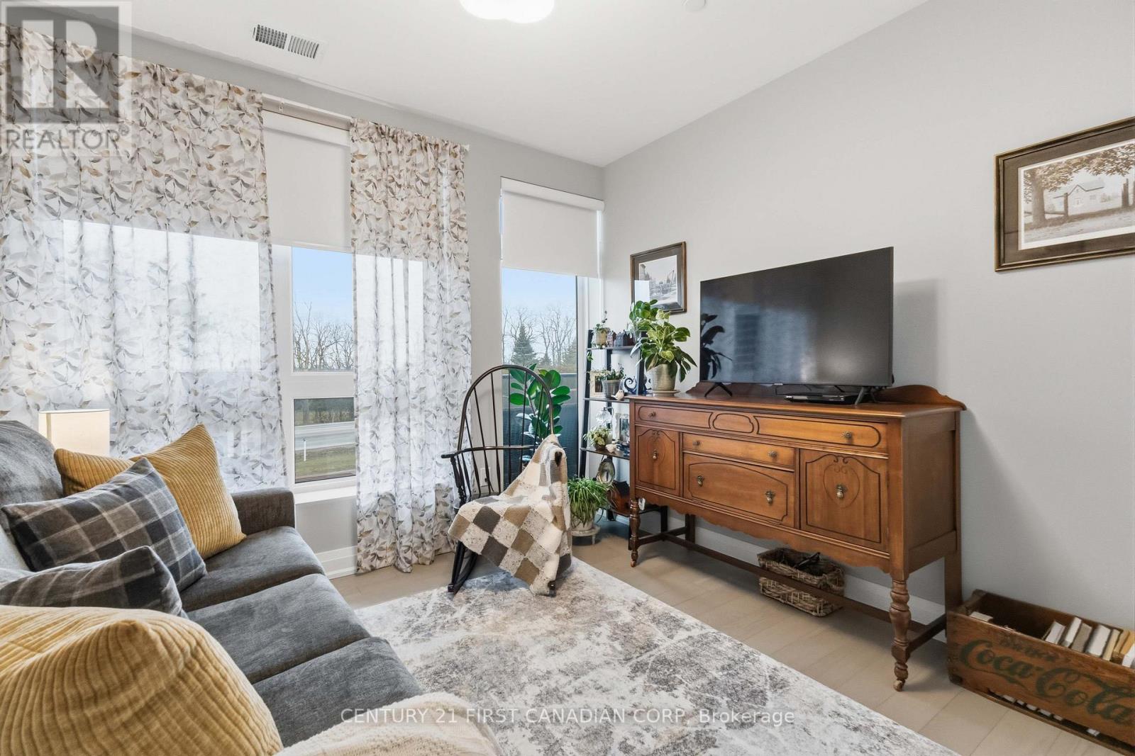 Photo 30 of 50 for 105 - 1975 Fountain Grass Drive