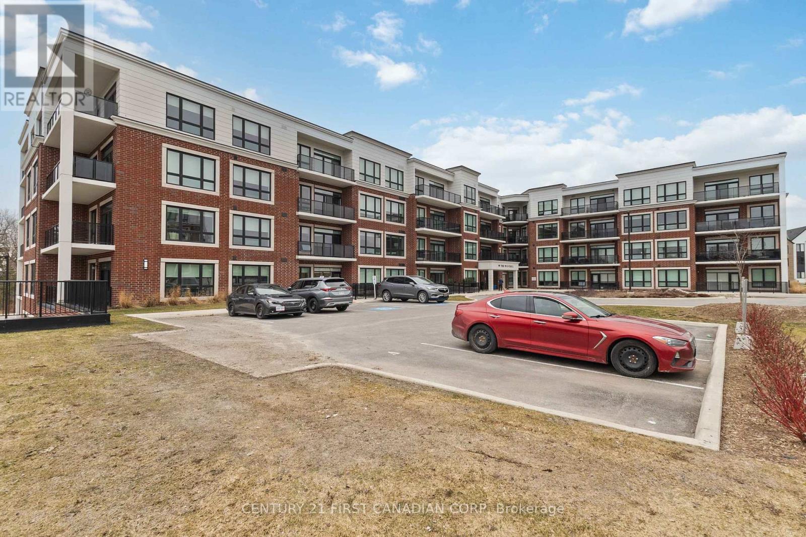 Photo 4 of 50 for 105 - 1975 Fountain Grass Drive