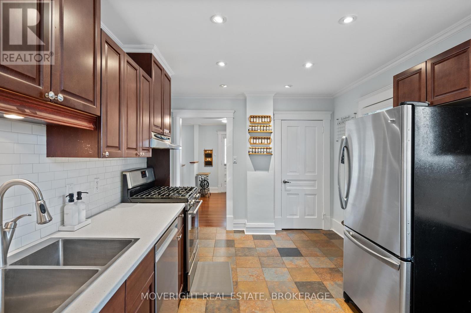 6 Gibson Place, St. Catharines, Ontario  L2R 1N7 - Photo 17 - X12874512