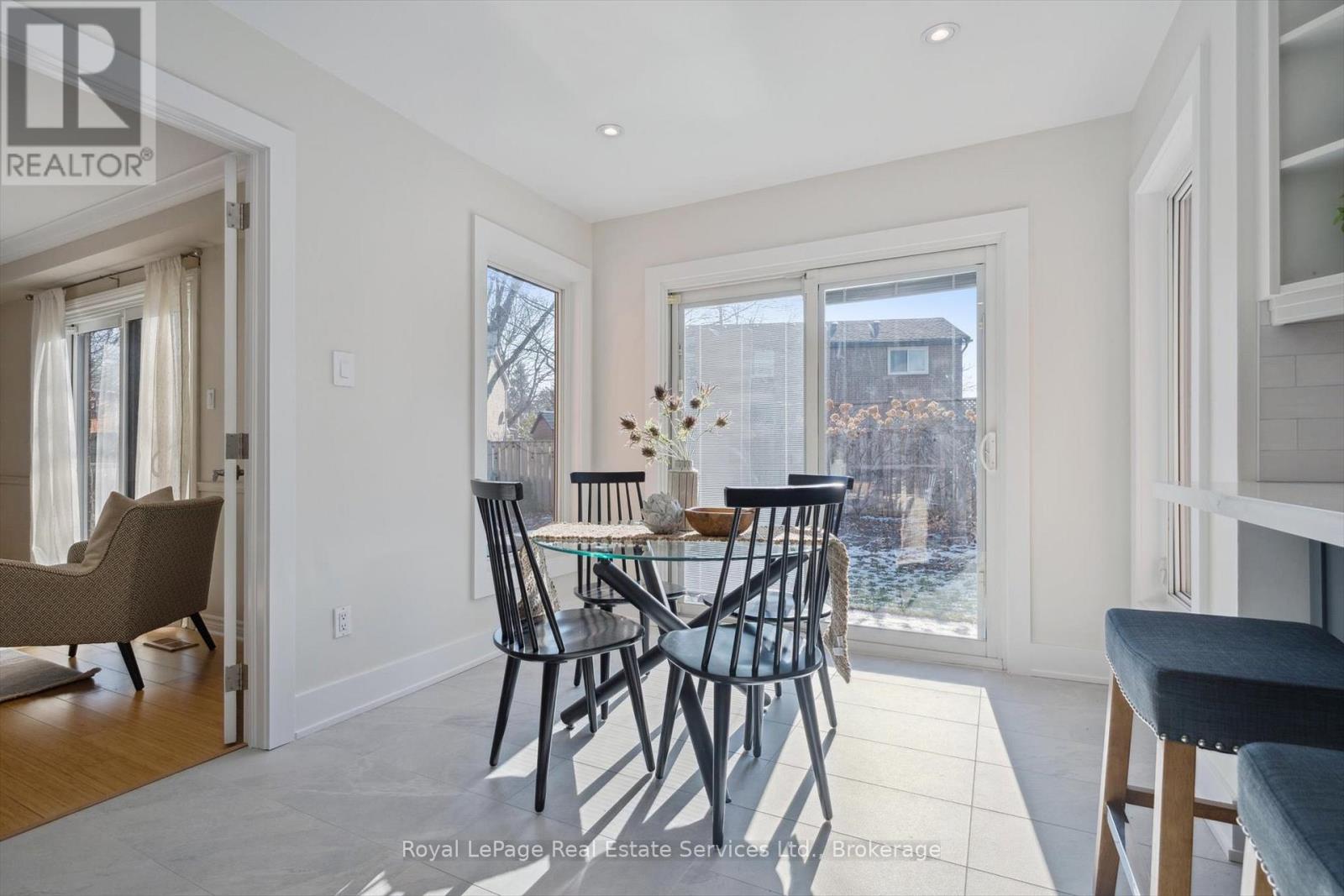 260 Princess Royal Court, Oakville, Ontario  L6H 3A5 - Photo 12 - W12874506