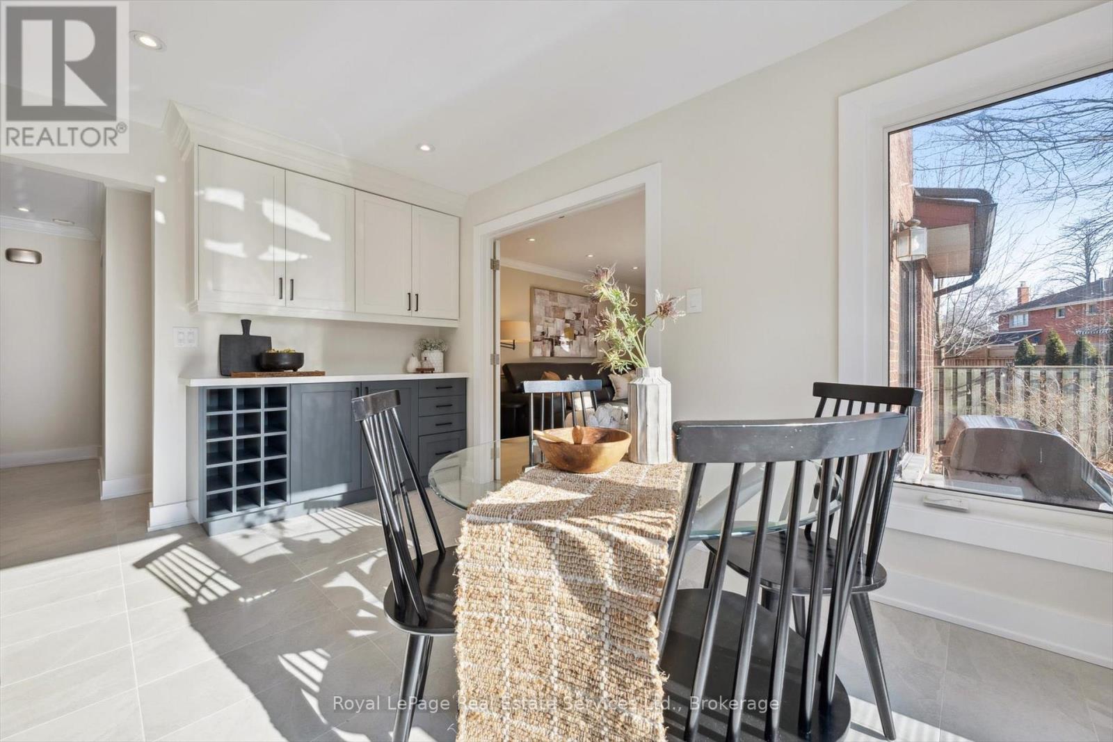 260 Princess Royal Court, Oakville, Ontario  L6H 3A5 - Photo 13 - W12874506