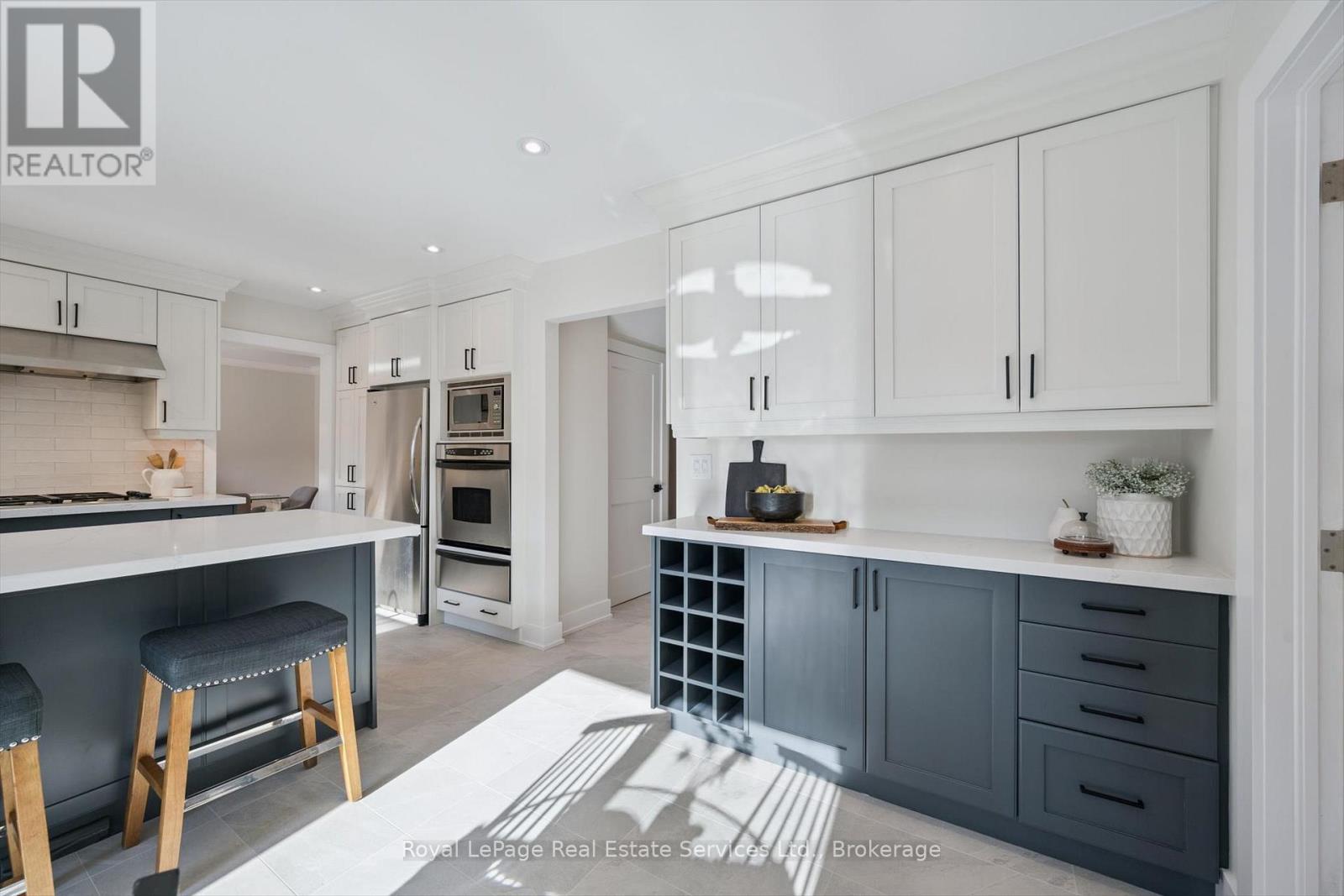 260 Princess Royal Court, Oakville, Ontario  L6H 3A5 - Photo 14 - W12874506