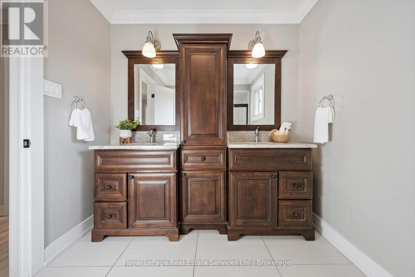 260 Princess Royal Court, Oakville, Ontario  L6H 3A5 - Photo 30 - W12874506