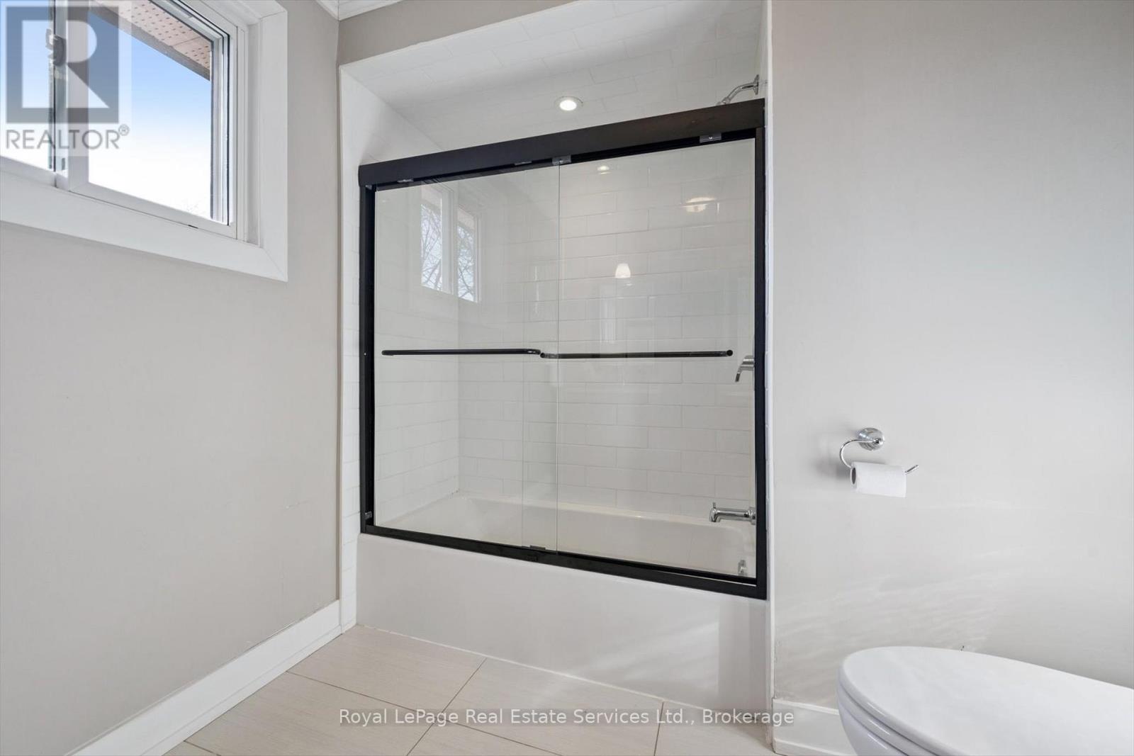 260 Princess Royal Court, Oakville, Ontario  L6H 3A5 - Photo 31 - W12874506