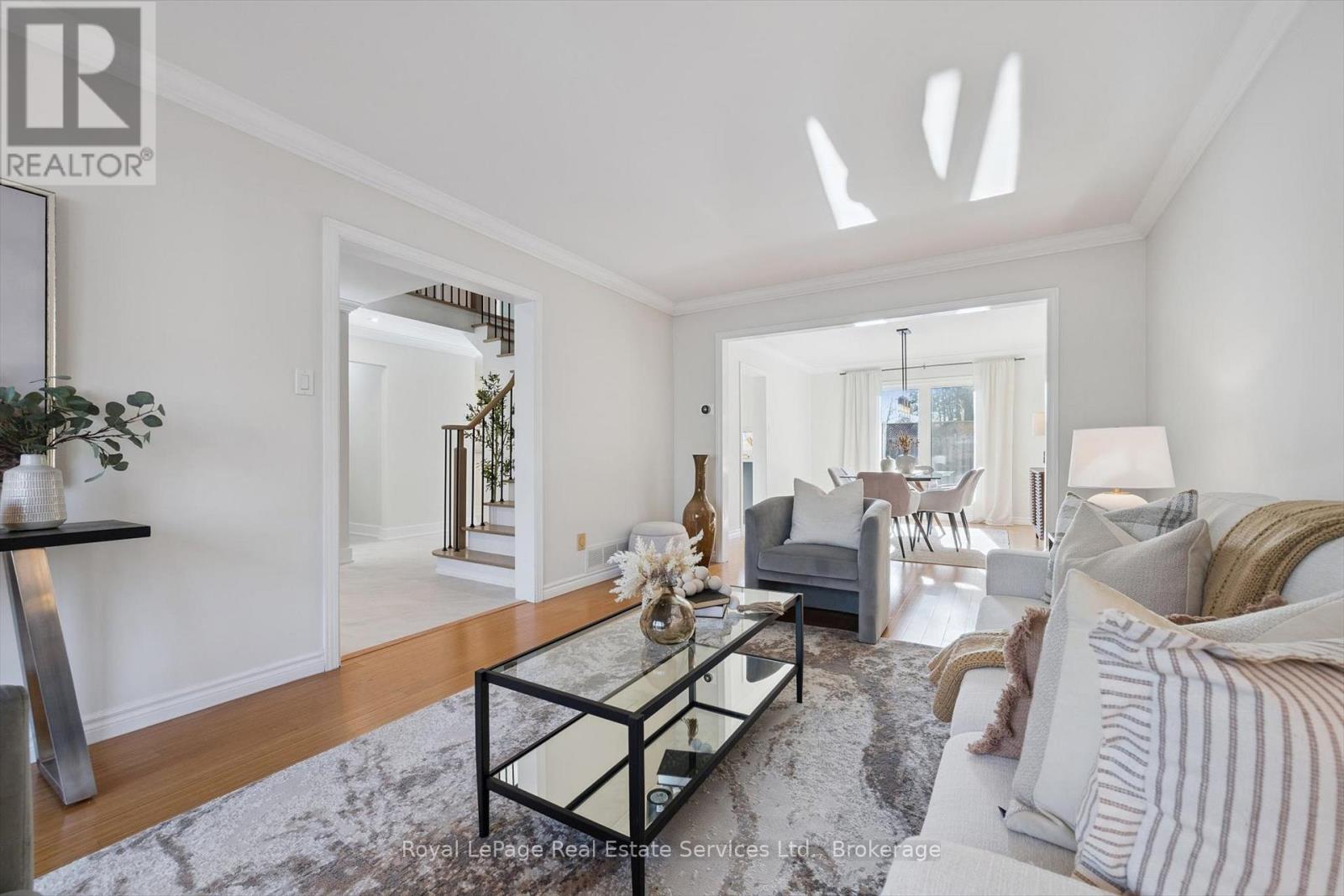 260 Princess Royal Court, Oakville, Ontario  L6H 3A5 - Photo 5 - W12874506