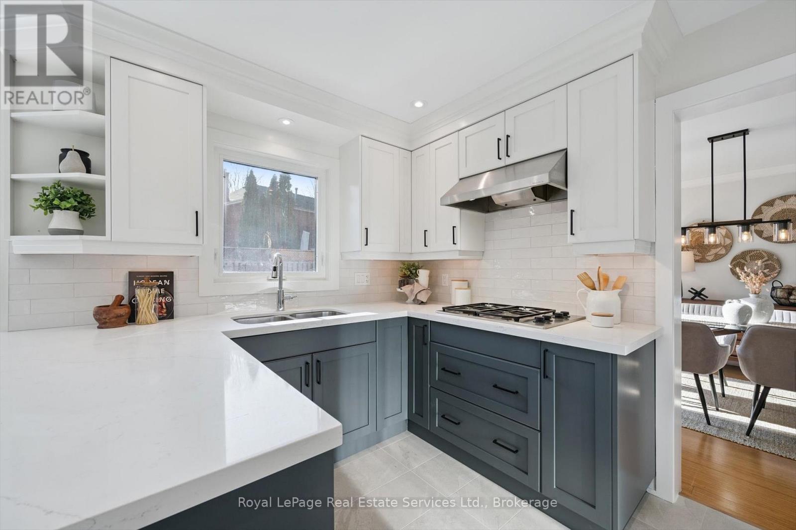 260 Princess Royal Court, Oakville, Ontario  L6H 3A5 - Photo 8 - W12874506