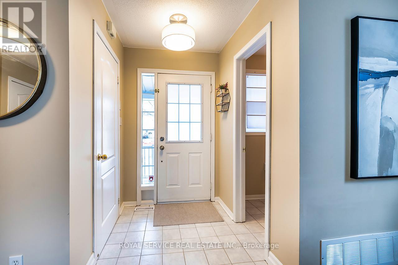 56 Beacham Crescent, Clarington, Ontario  L1B 1N1 - Photo 3 - E12874526