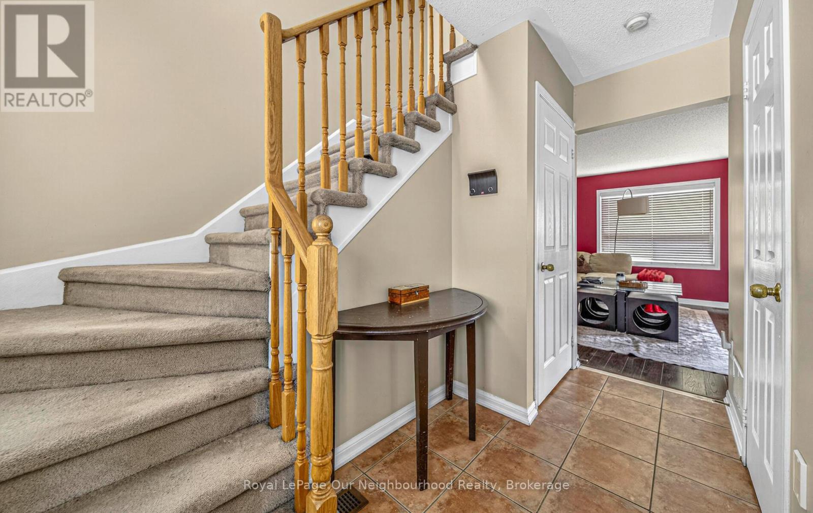 1581 Sarasota Crescent, Oshawa, Ontario  L1G 8G1 - Photo 2 - E12874556