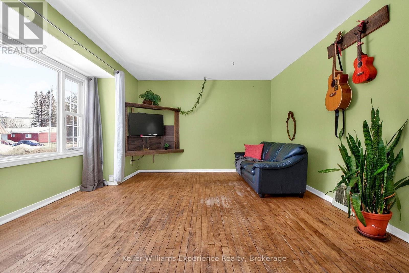 14 Aubrey Street, Bracebridge (Macaulay), Ontario  P1L 1L9 - Photo 10 - X12874566