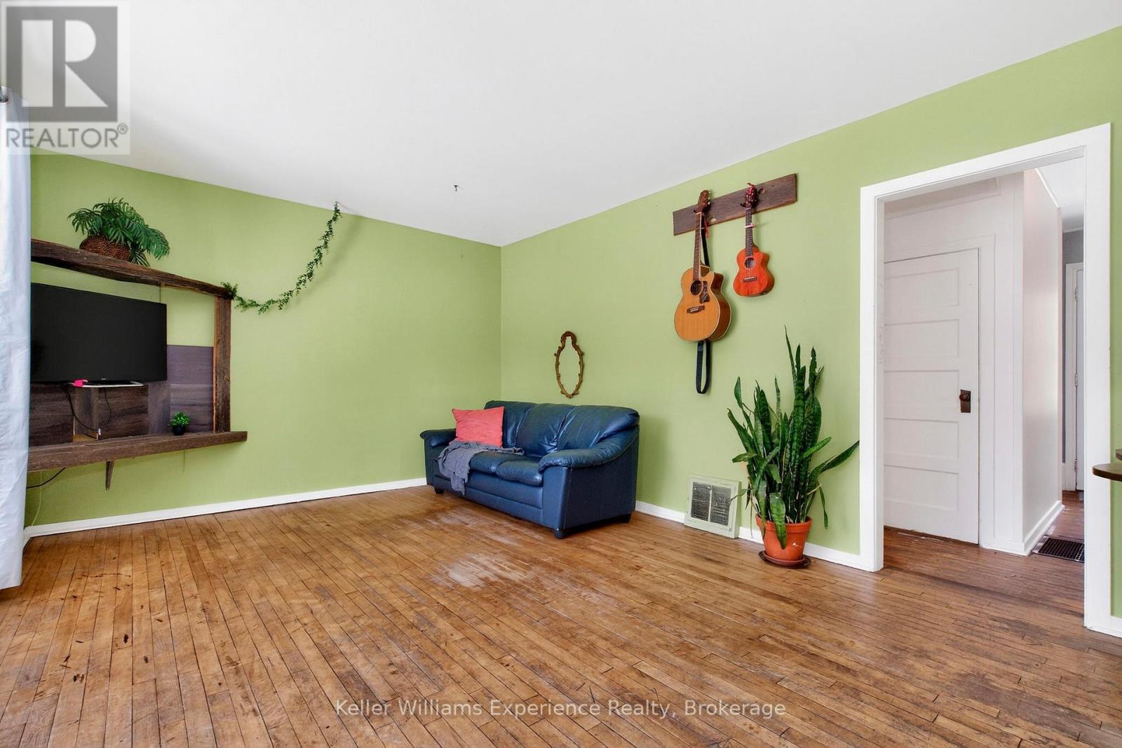 14 Aubrey Street, Bracebridge (Macaulay), Ontario  P1L 1L9 - Photo 11 - X12874566