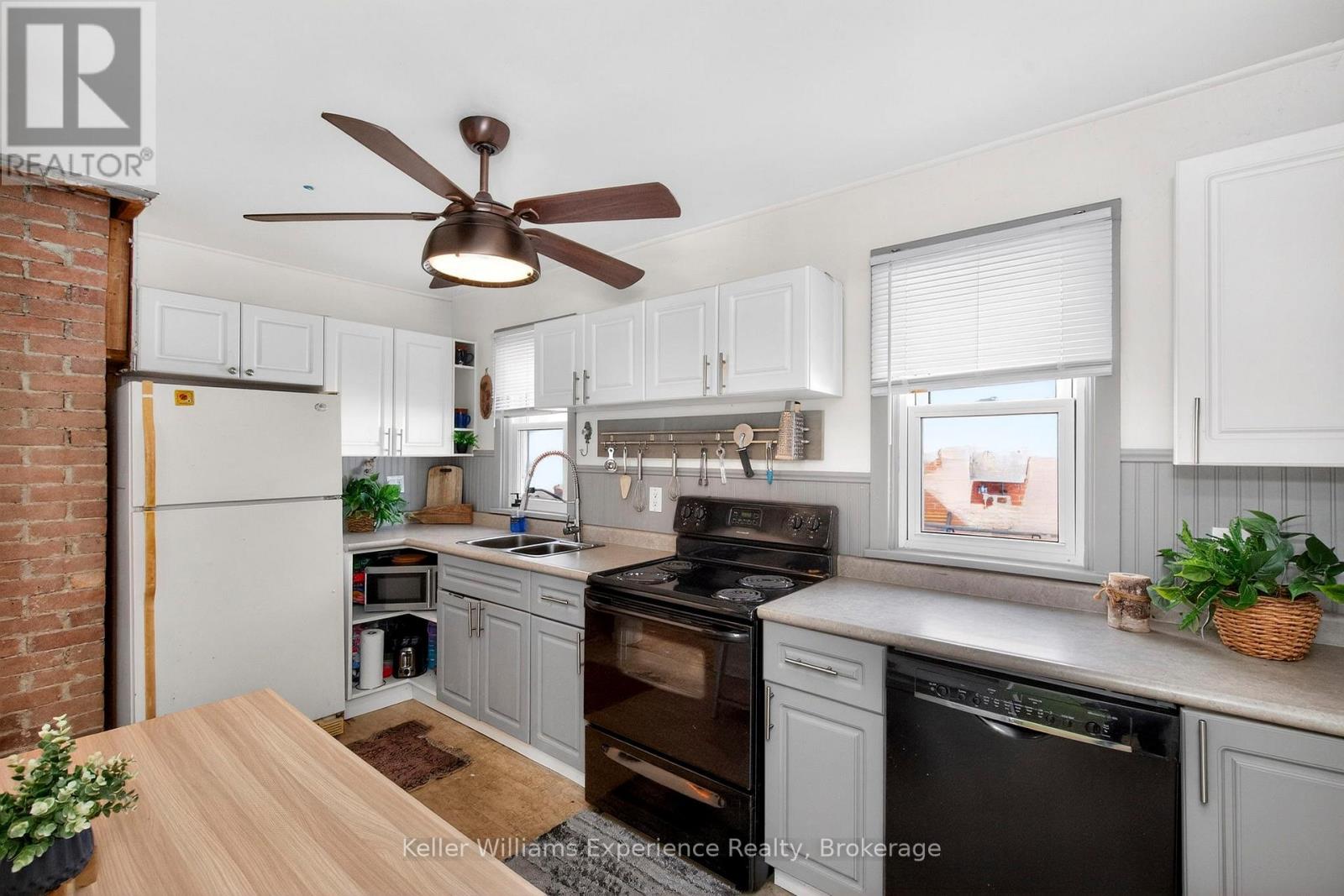 14 Aubrey Street, Bracebridge (Macaulay), Ontario  P1L 1L9 - Photo 5 - X12874566