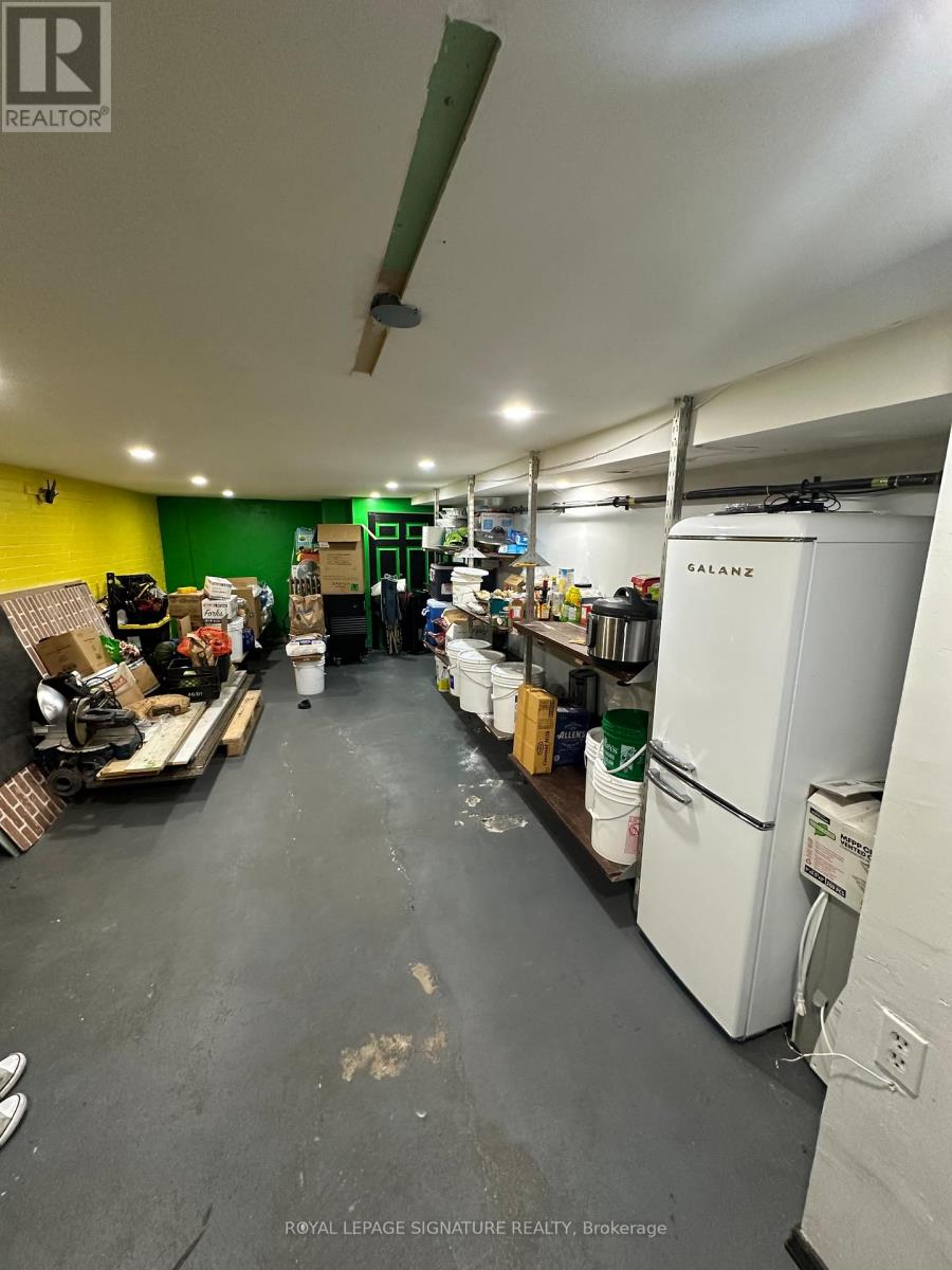 Store Front - 854 Bathurst Street, Toronto, Ontario  M5R 3G2 - Photo 15 - C12874610