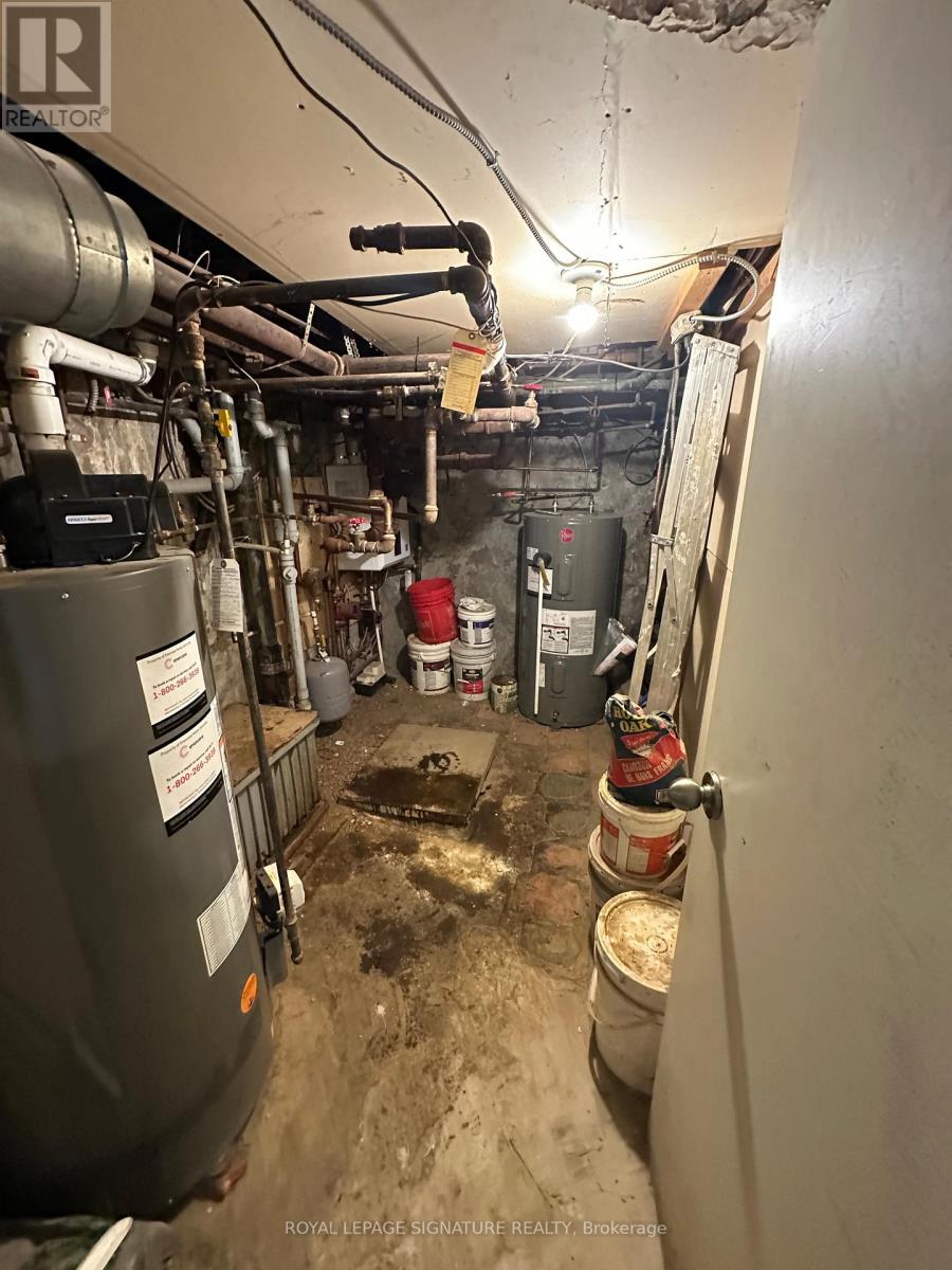 Store Front - 854 Bathurst Street, Toronto, Ontario  M5R 3G2 - Photo 22 - C12874610