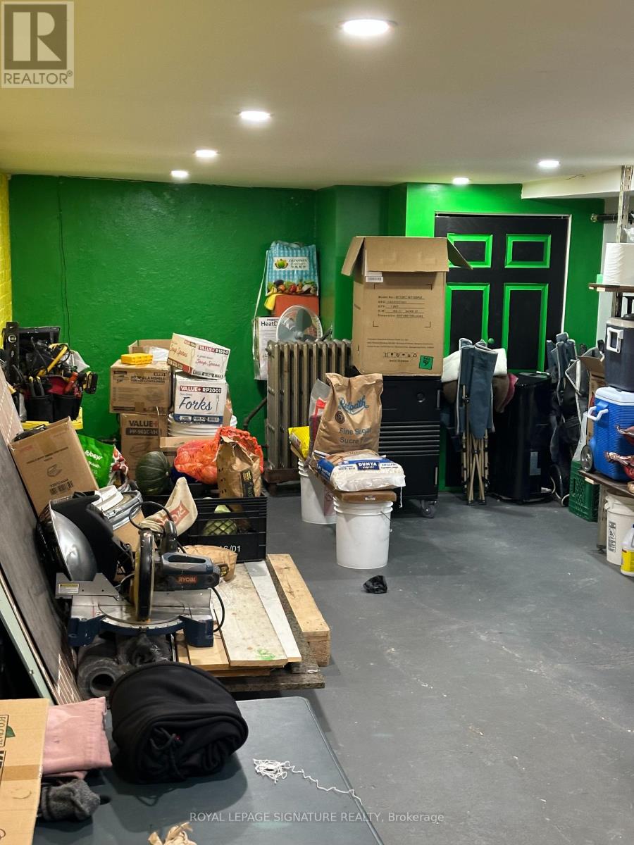 Store Front - 854 Bathurst Street, Toronto, Ontario  M5R 3G2 - Photo 32 - C12874610