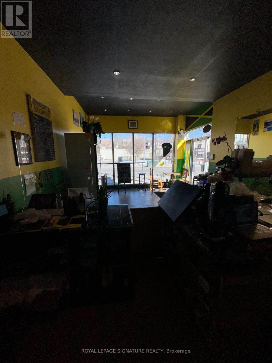 Store Front - 854 Bathurst Street, Toronto, Ontario  M5R 3G2 - Photo 34 - C12874610