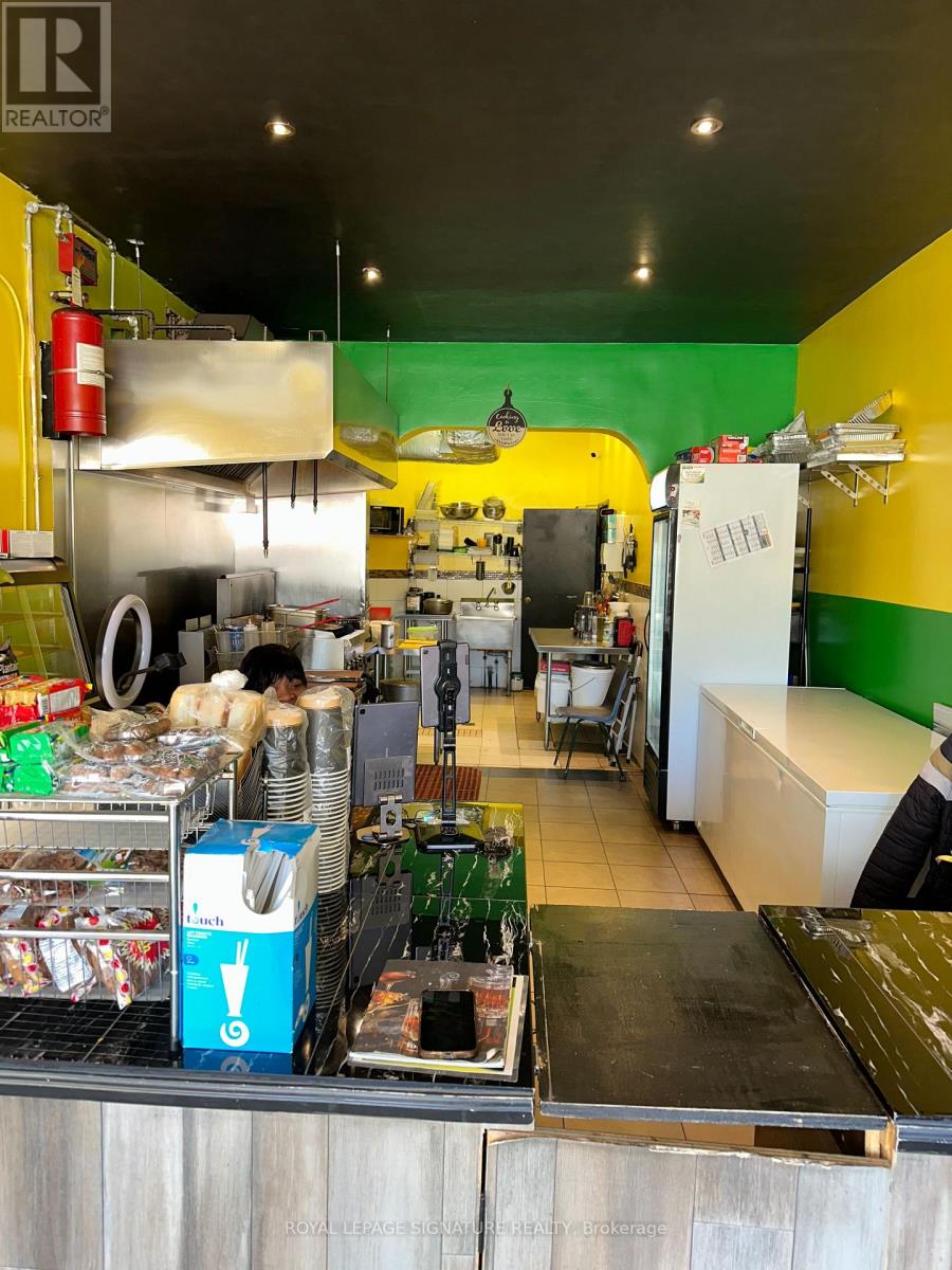 Store Front - 854 Bathurst Street, Toronto, Ontario  M5R 3G2 - Photo 35 - C12874610