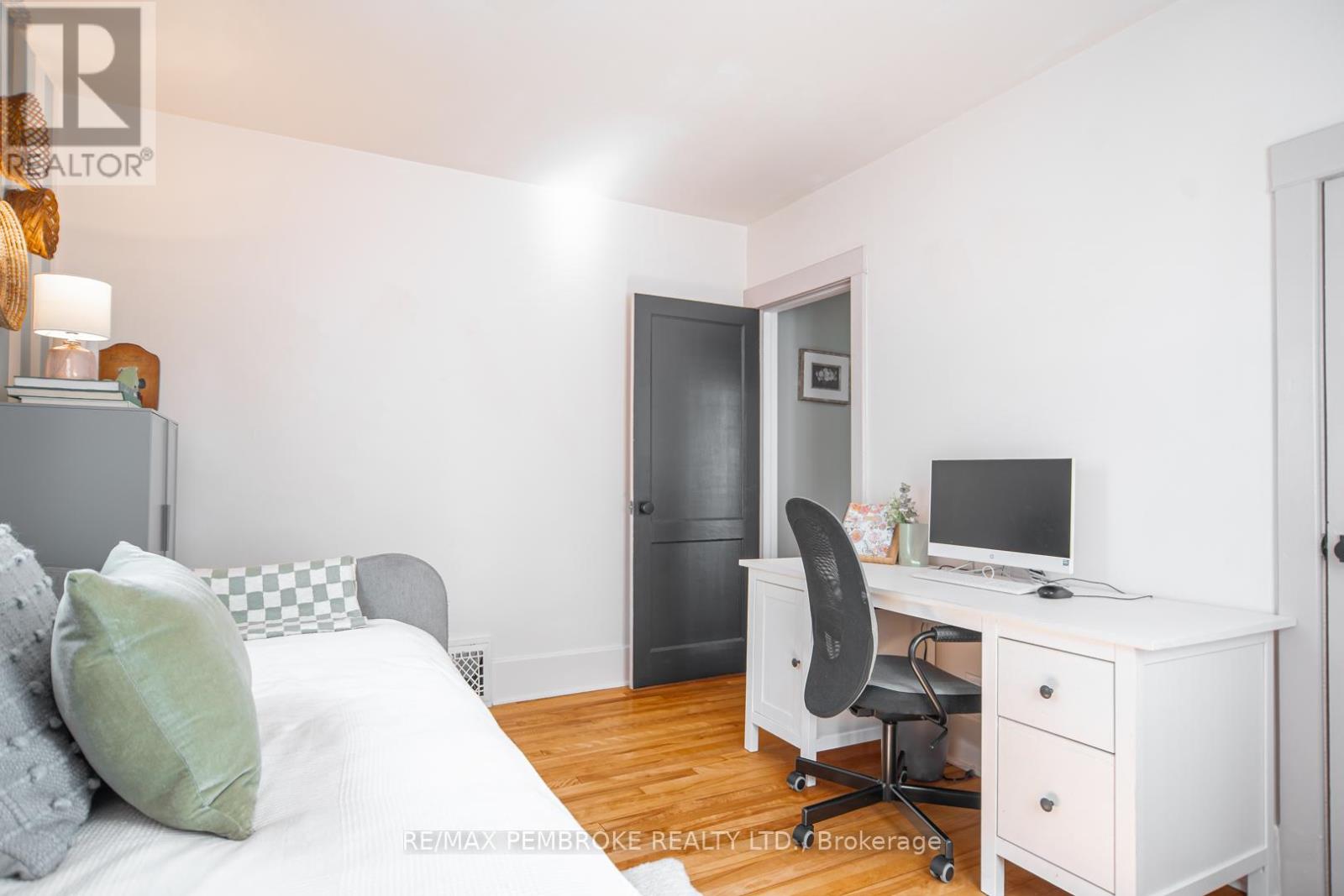 332 Esther Street, Pembroke, Ontario  K8A 3C8 - Photo 16 - X12874600