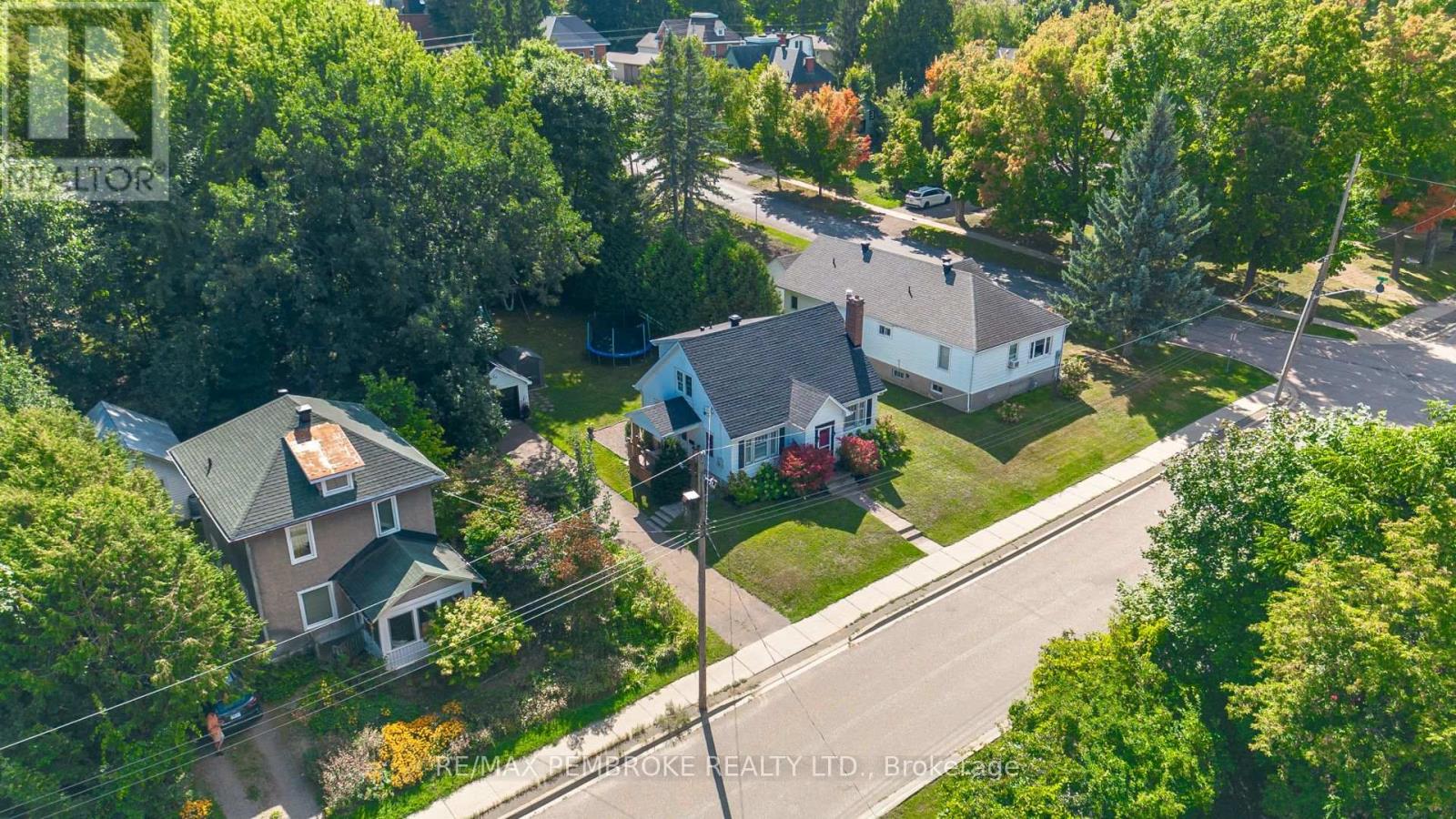 332 Esther Street, Pembroke, Ontario  K8A 3C8 - Photo 2 - X12874600