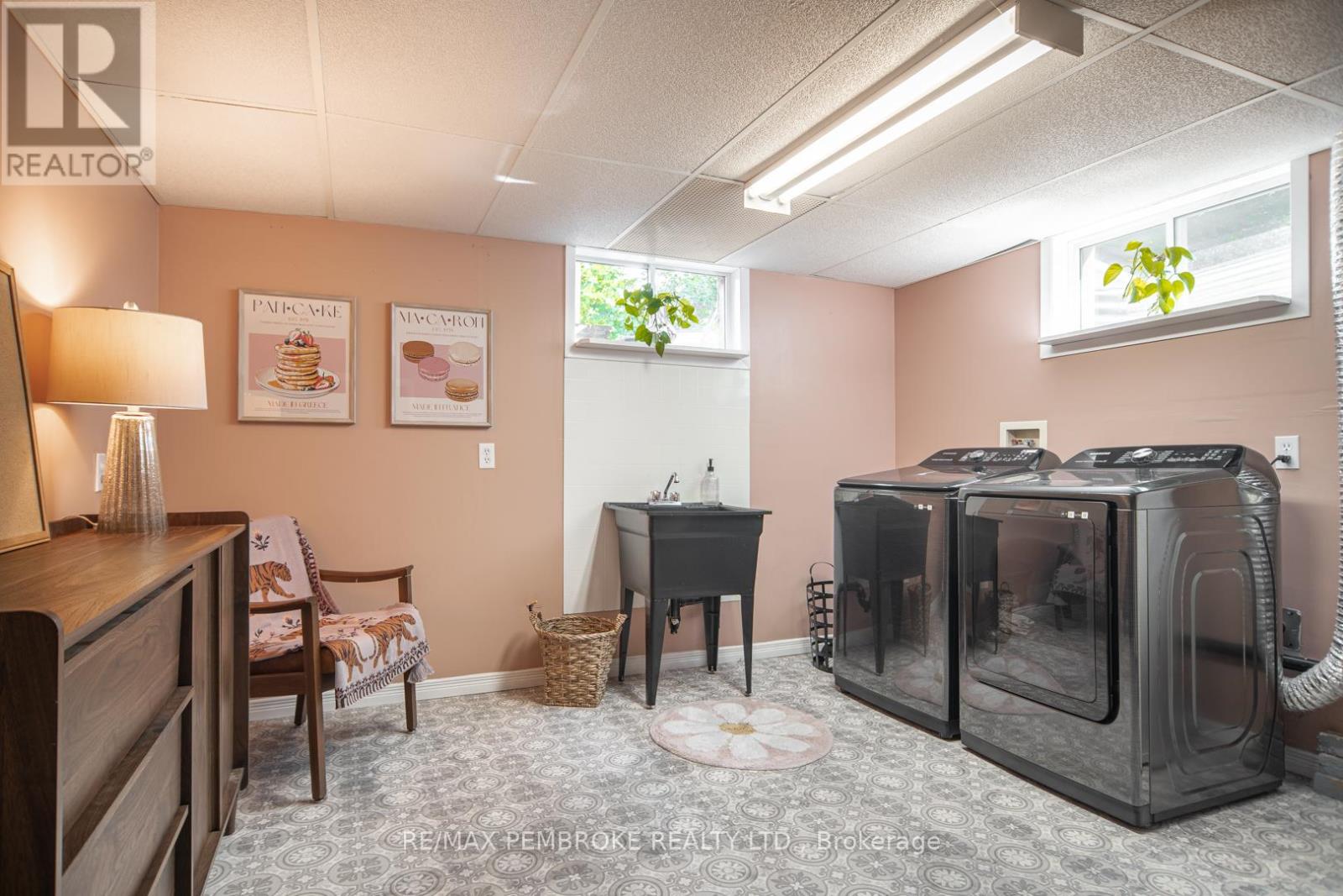 332 Esther Street, Pembroke, Ontario  K8A 3C8 - Photo 28 - X12874600