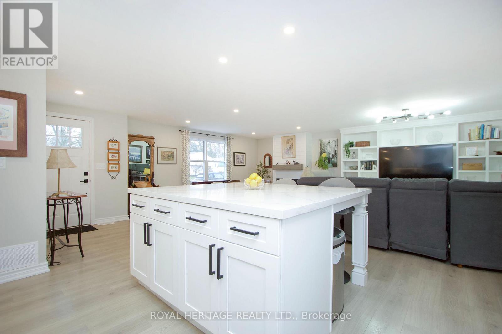 40 Bluffs Road, Clarington, Ontario  L1B 1A3 - Photo 16 - E12874514