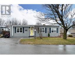 40 BLUFFS ROAD, Clarington, Ontario