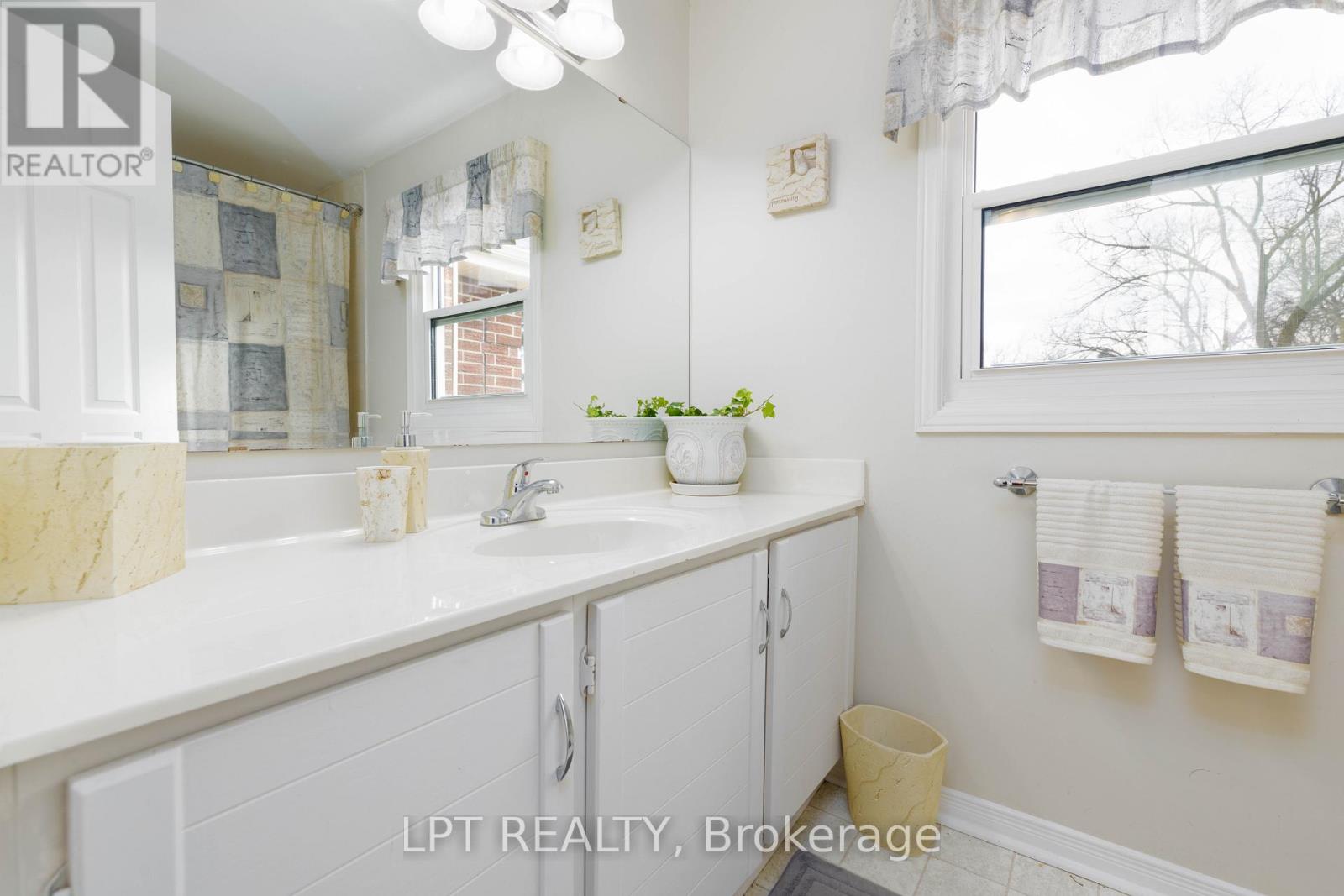 54 Meyer Circle, Markham, Ontario  L3P 4C4 - Photo 24 - N12874458