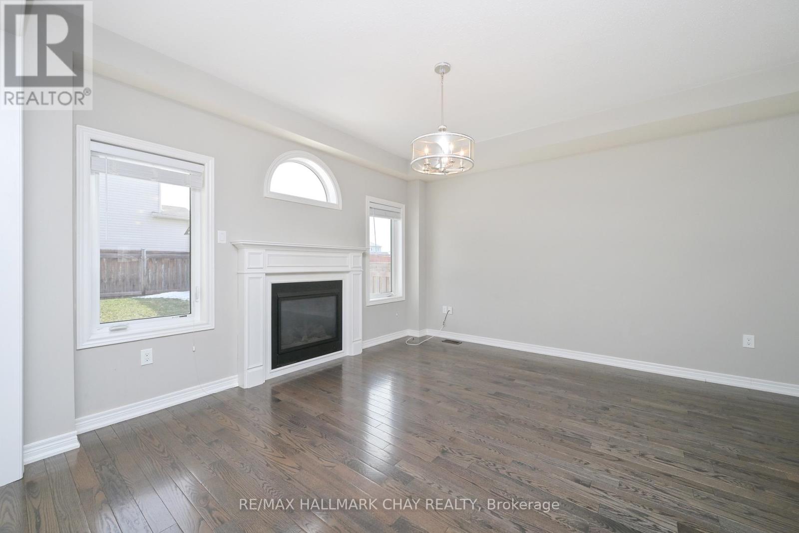 25 Mandley Street, Essa, Ontario  L3W 0B6 - Photo 11 - N12874546