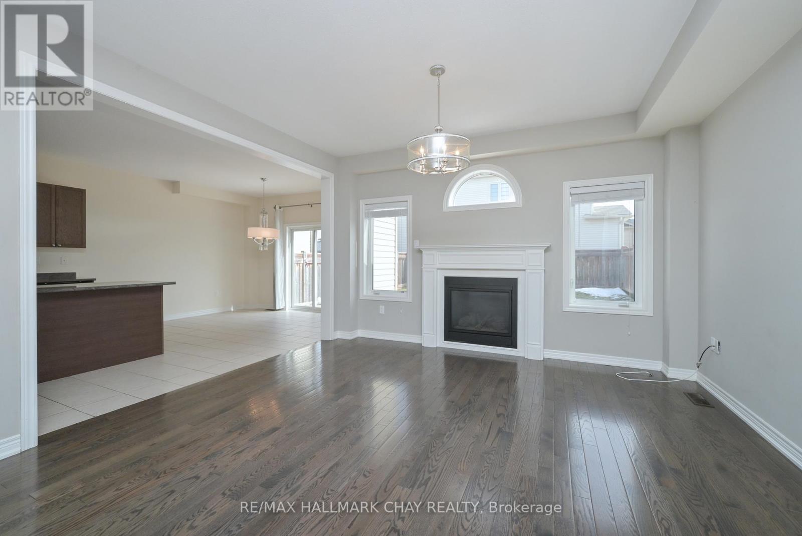 25 Mandley Street, Essa, Ontario  L3W 0B6 - Photo 12 - N12874546