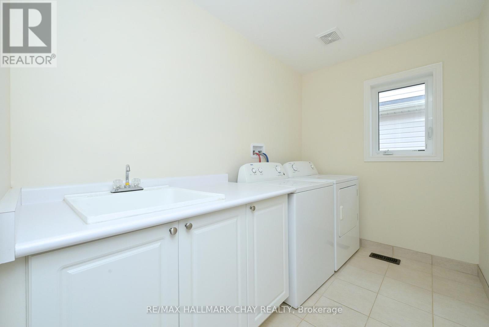 25 Mandley Street, Essa, Ontario  L3W 0B6 - Photo 22 - N12874546