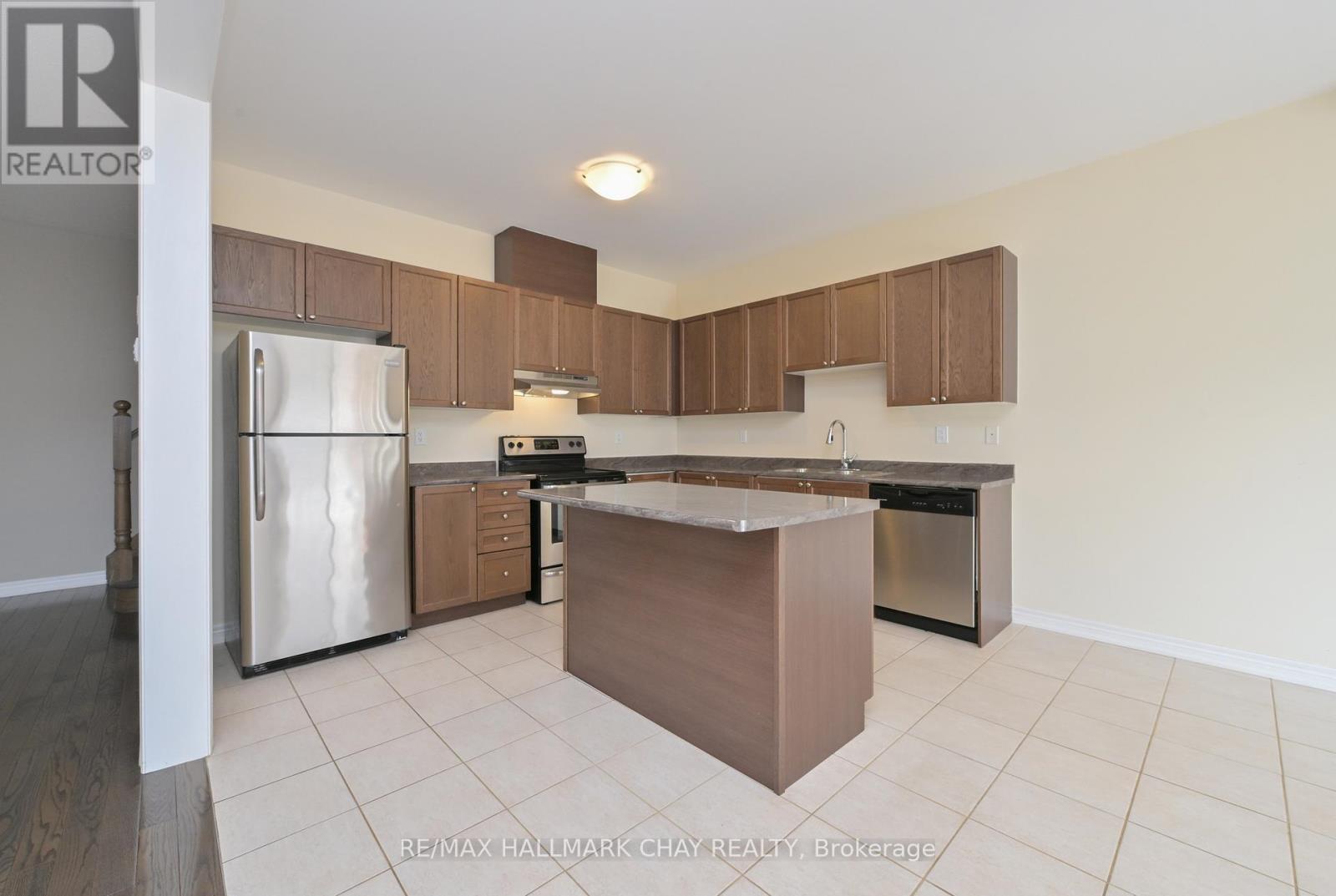 25 Mandley Street, Essa, Ontario  L3W 0B6 - Photo 6 - N12874546