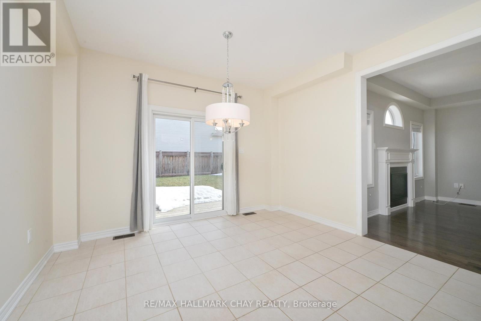 25 Mandley Street, Essa, Ontario  L3W 0B6 - Photo 9 - N12874546