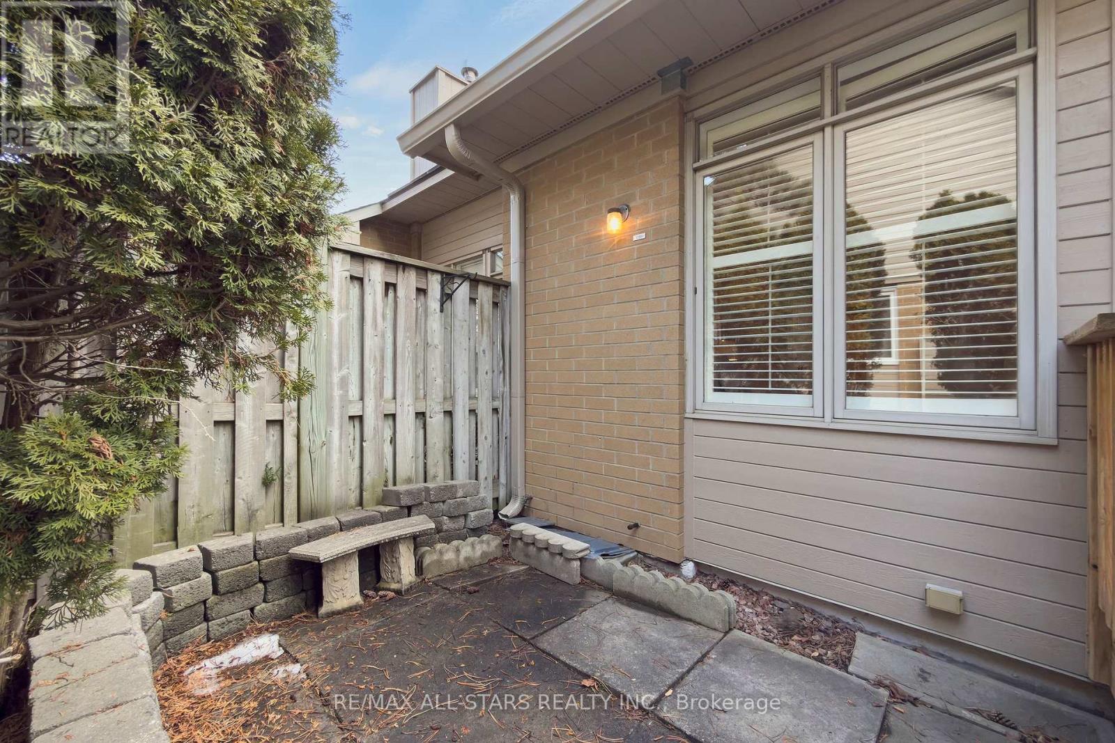 30 Blue Heron Beach Way, Markham, Ontario  L6E 1B4 - Photo 44 - N12874548