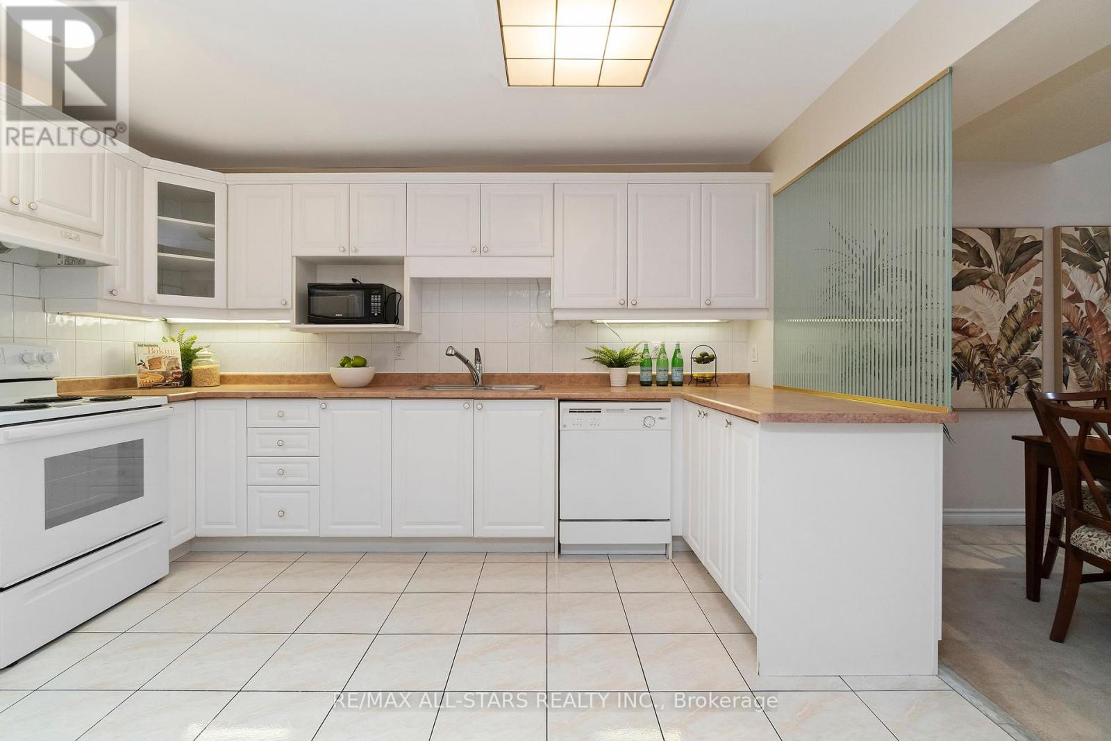 30 Blue Heron Beach Way, Markham, Ontario  L6E 1B4 - Photo 6 - N12874548