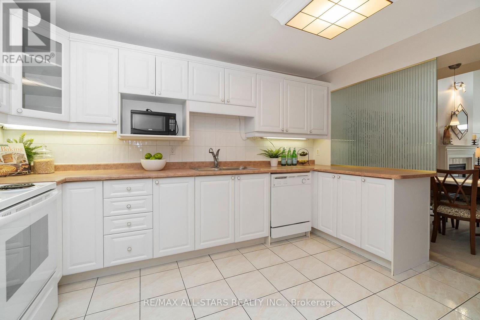 30 Blue Heron Beach Way, Markham, Ontario  L6E 1B4 - Photo 9 - N12874548