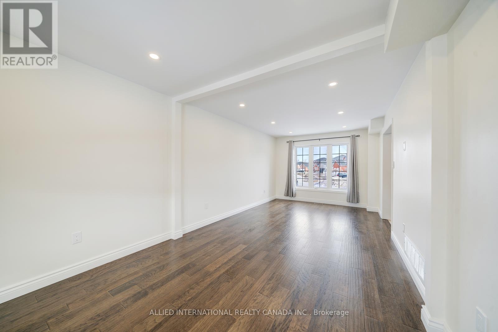 199 Esther Drive, Barrie, Ontario  L4N 9S9 - Photo 4 - S12874552