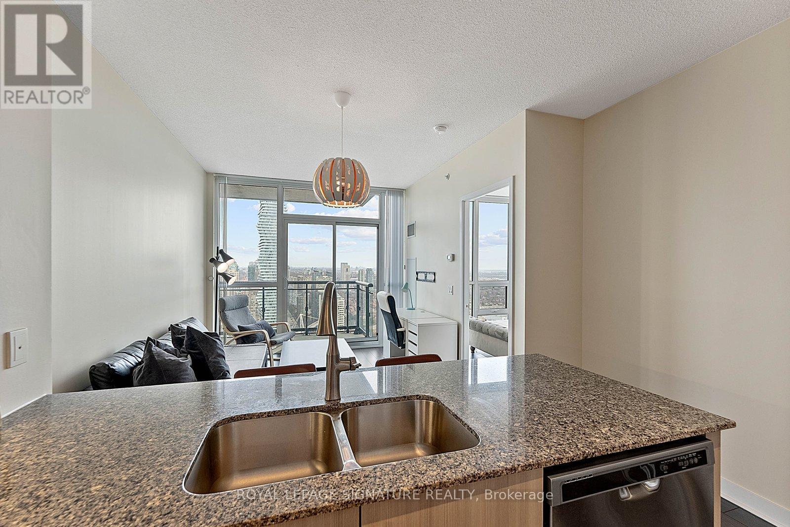 3301 - 3975 Grand Park Drive, Mississauga (City Centre), Ontario  L5B 4M6 - Photo 11 - W12842084
